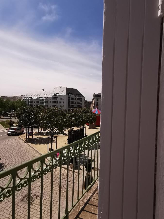 Studio Balcon De La Place Dinan Extérieur photo